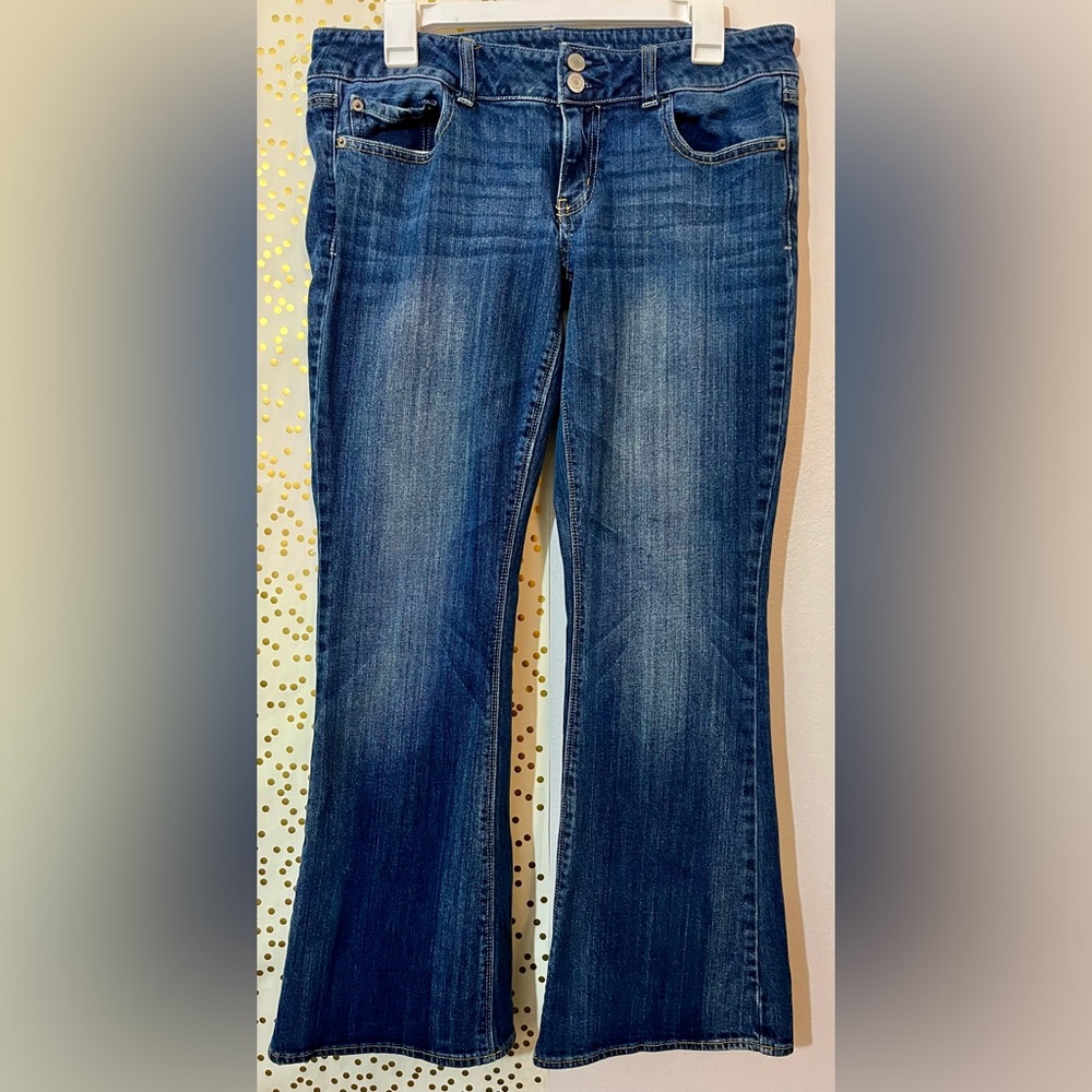 American Eagle ‘Artist’ Stretch Dark Blue Flare Jeans size 12 Short